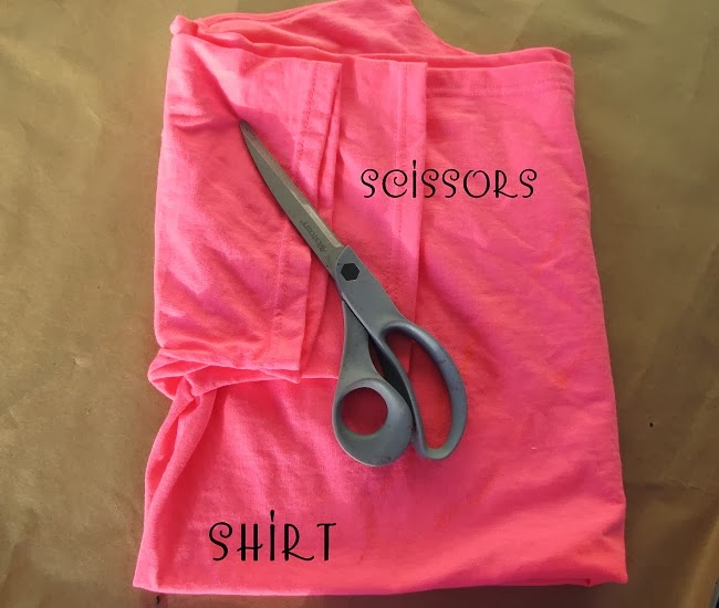 WobiSobi Easy and Quick Scarf out of a Tee,DIY.