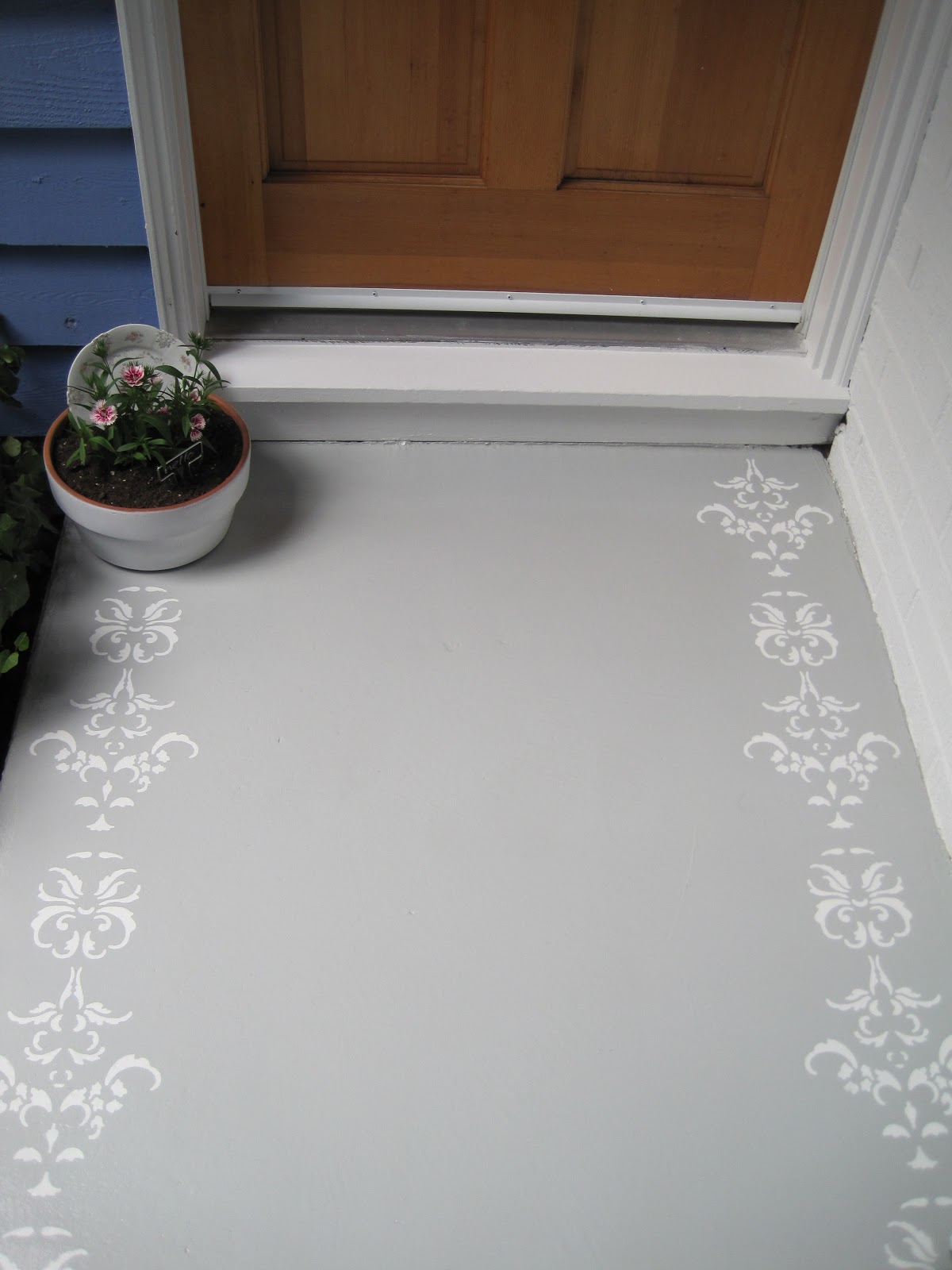 {Beautiful Nest} Painted and Stenciled Front Porch
