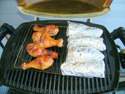 chicken drumsticks on weber charcoal grill