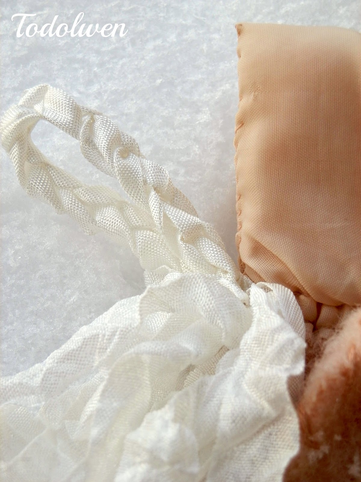 Todolwen From Old Woolen Blankets