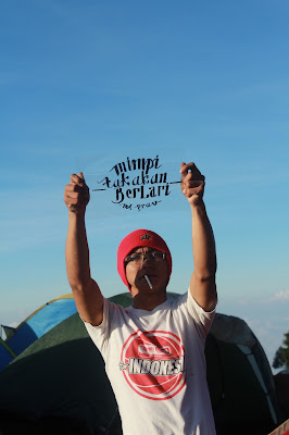 Pinto Kaos Putih Pinto Kaos Putih