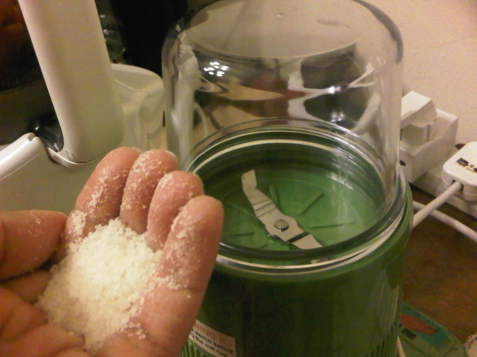 Bzzzztt.... Bzzzztt.... November 2011