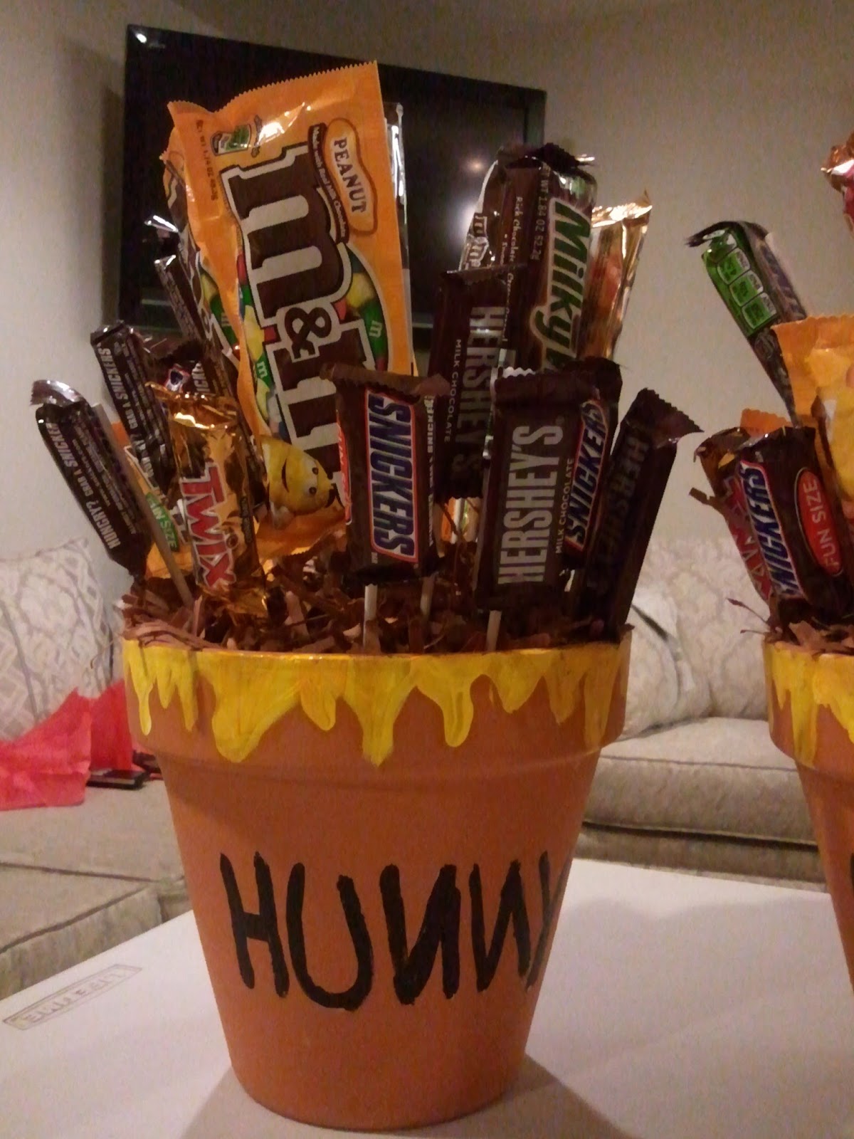 Journey of a DIY Mom Honey Pot Centerpieces