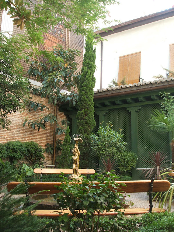 Paisaje libre: café del jardÃn del museo del romanticismo