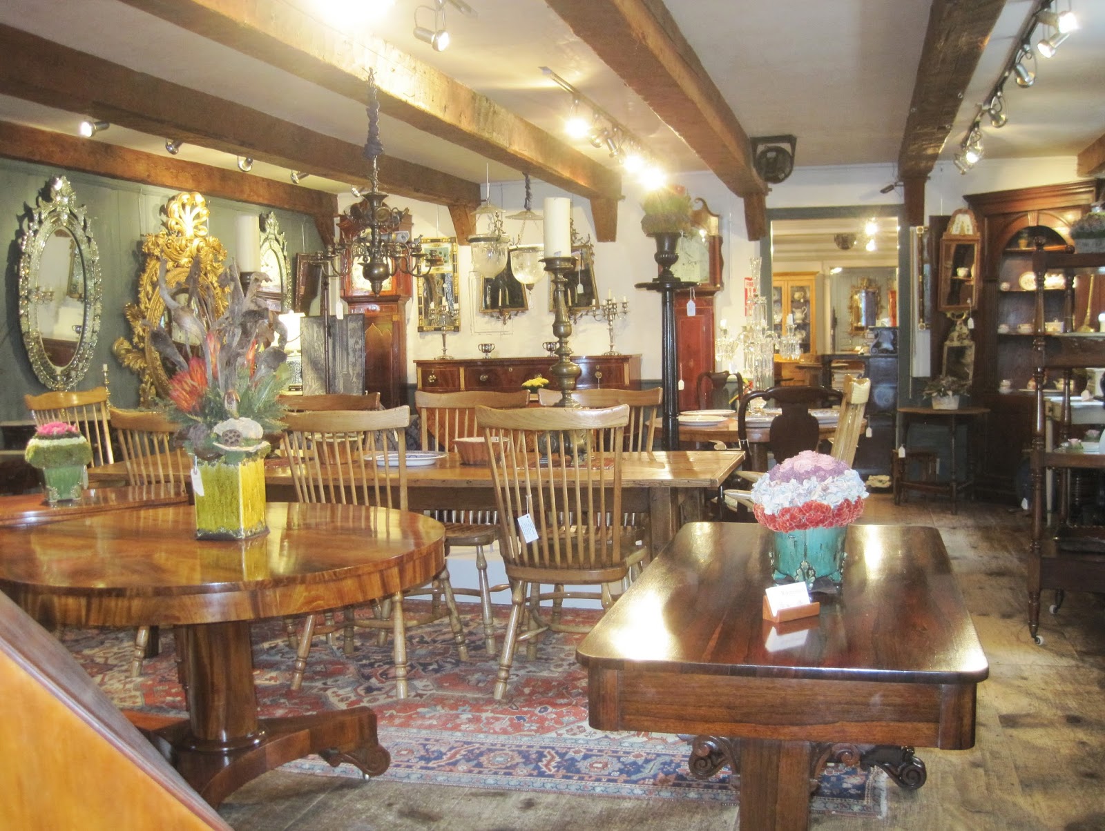 architect design™ R Fine Antiques, Maine