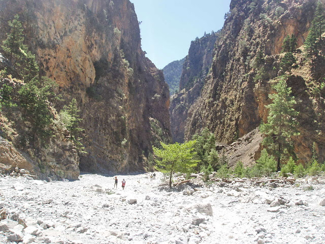 ΕΘΝΙΚΟΣ ΔΡΥΜΟΣ ΛΕΥΚΩΝ ΟΡΕΩΝ (ΣΑΜΑΡΙΑΣ) / Samaria gorge.. crete ΕΘΝΙΚΟΣ ΔΡΥΜΟΣ ΛΕΥΚΩΝ ΟΡΕΩΝ (ΣΑΜΑΡΙΑΣ) / Samaria gorge.. crete