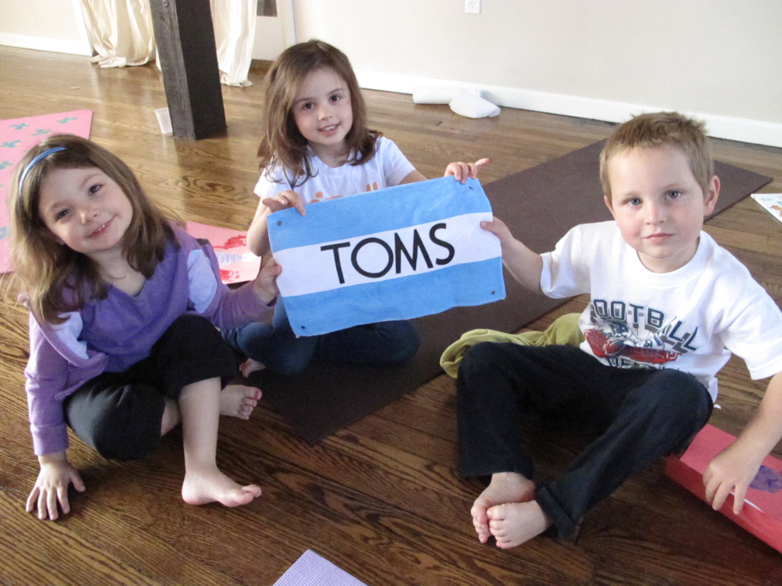 Alluem Kids: TOMS One Day Without Shoes 2011