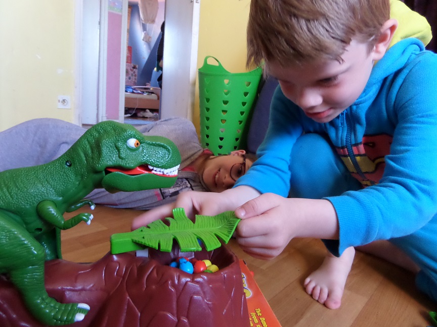 Goliath Dino-Crunch T-Rex Game for Kids, jogo do t rex