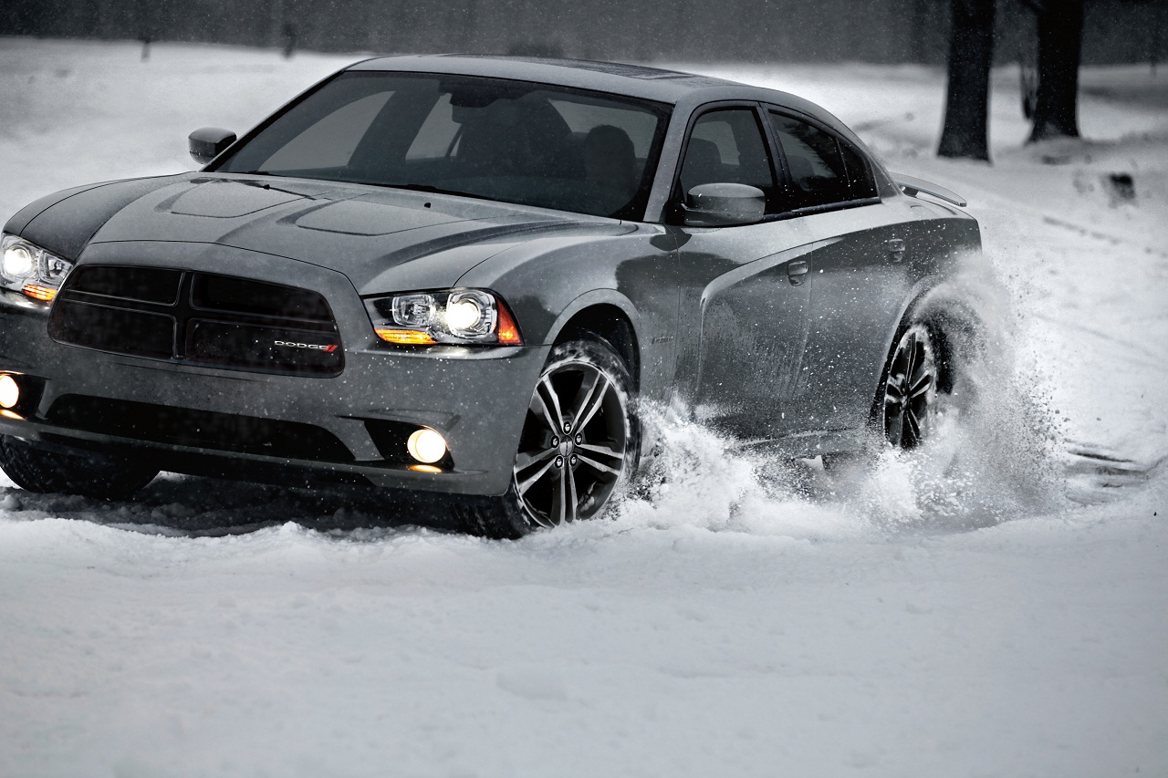 http://4.bp.blogspot.com/-JD_I6CbVs94/UNAfilBHXhI/AAAAAAAAjGQ/VpKT3ZzIqQY/s1600/2013_Dodge_Charger_AWD_Sport_0001.jpg