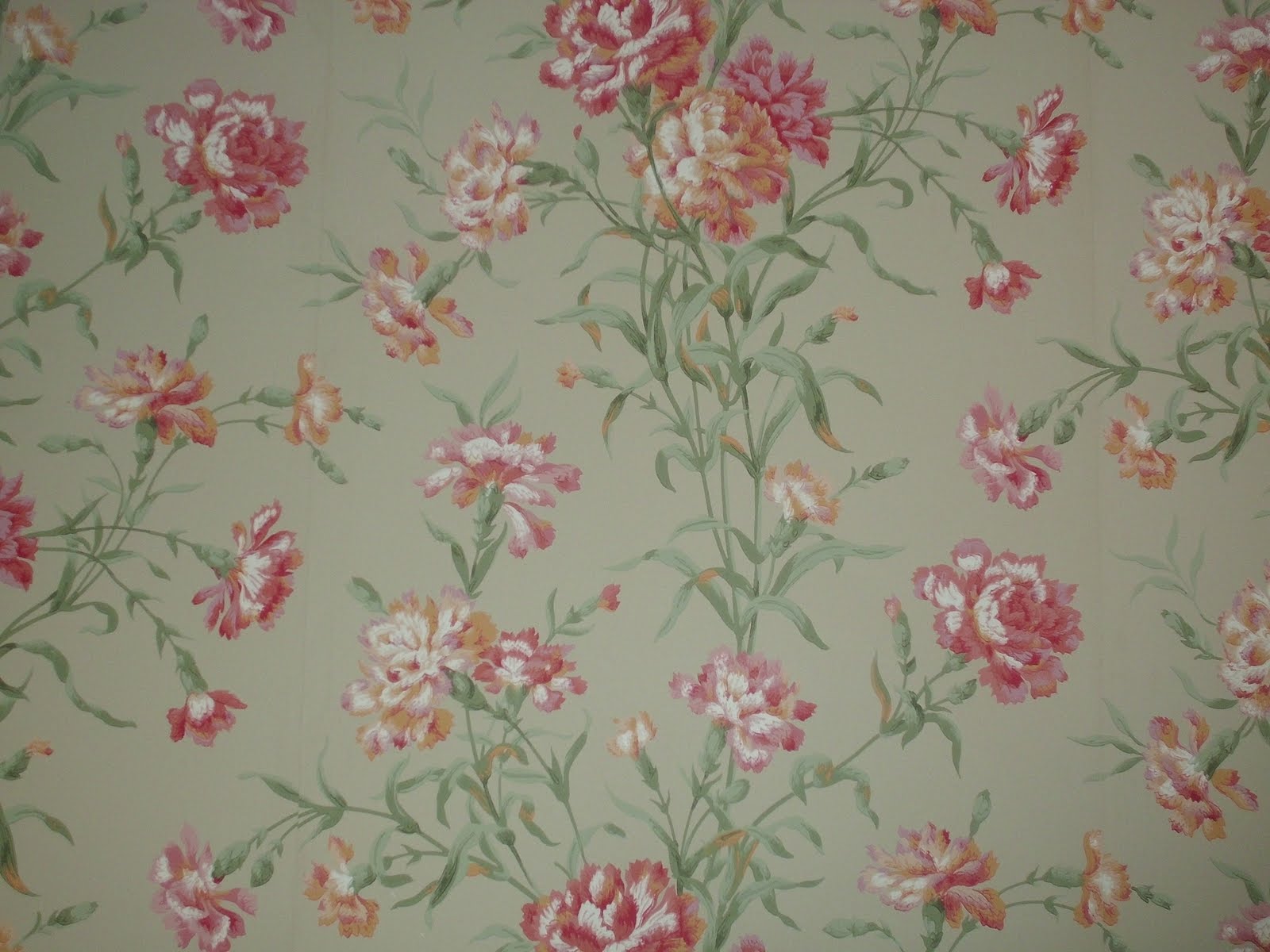 chintzy wallpaper