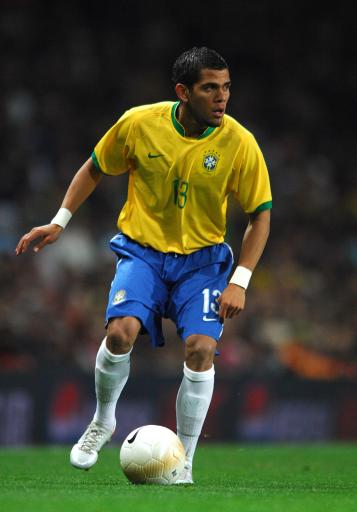 Dani Alves Biography - Brazilian football player (born 1983