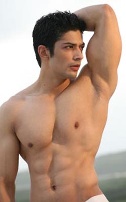 Hot-Indian-Men This hot hunk Now working as full actor in India, check his photos ...