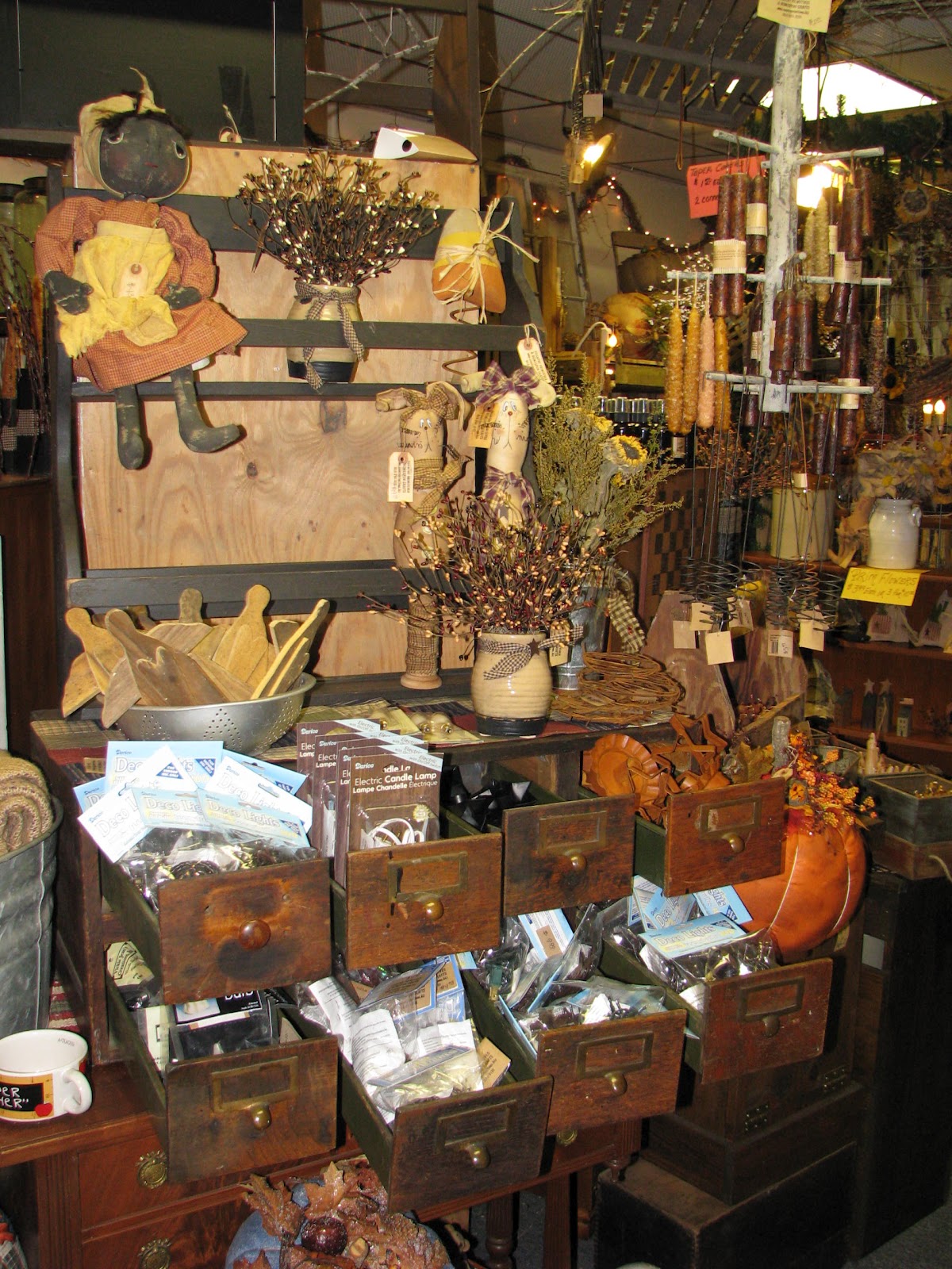 Country Primitives Vintage Market & The French Hen ★★JULY 2012 STORE