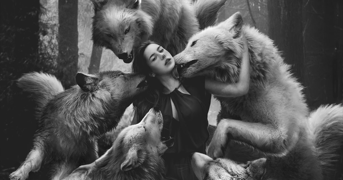 Woman has gangbang with wolves and