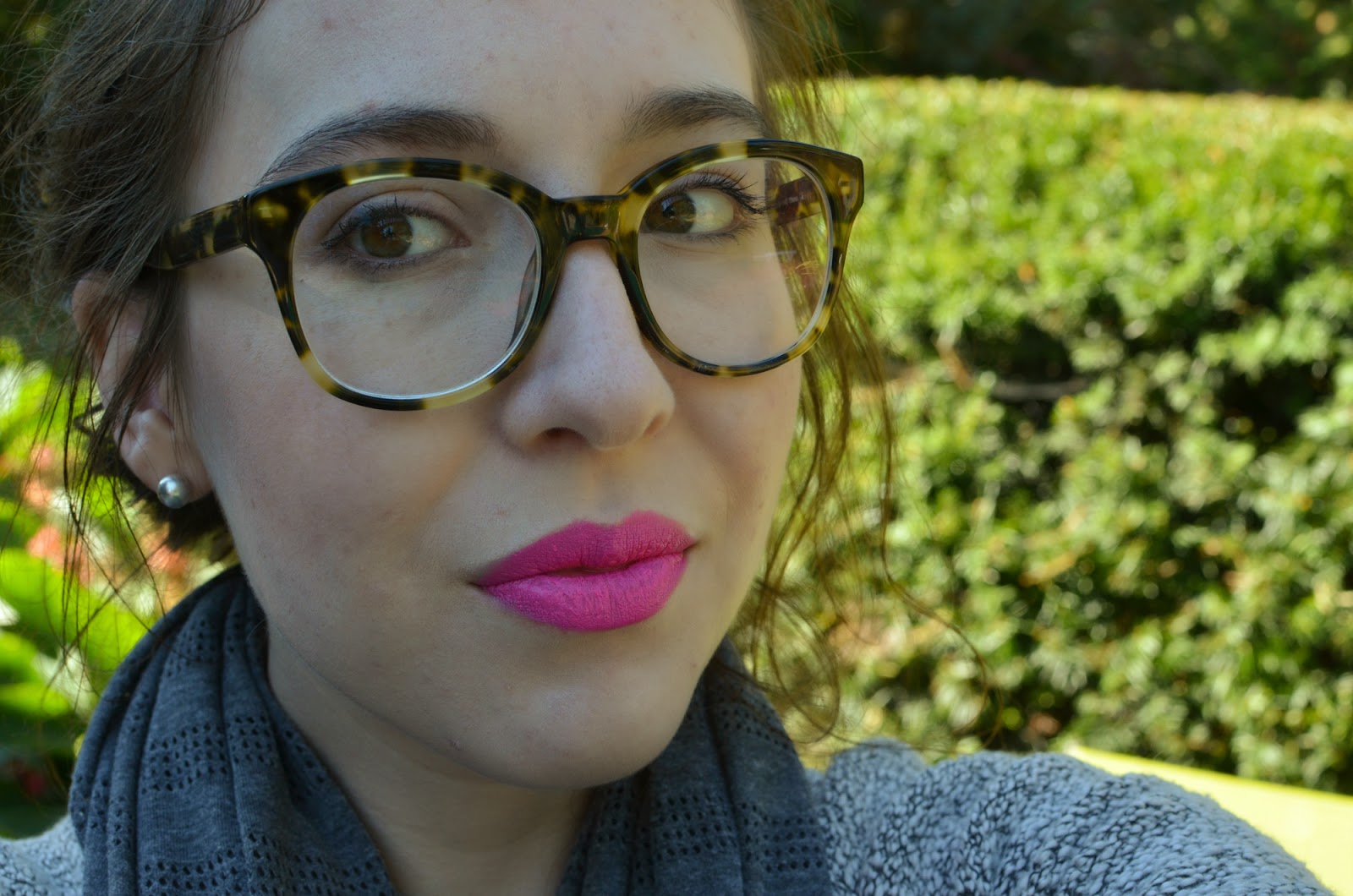 Violetta; Girl About Town; MAC Red; Candy Yum Yum; Viva Glam Nicki; Heroine; O; Lovin' It; Soulfully Rich Trying out MAC's Candy Yum Yum on my pale skin