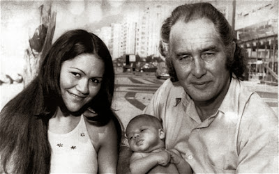 Ronnie Biggs with his lover and baby in Rio, Brazil