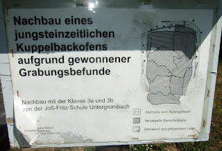 Infotafel zum Kuppelbackofen Infotafel zum Kuppelbackofen