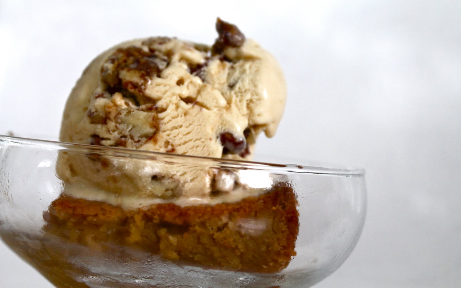 Yammie's Noshery Butter Pecan Ice Cream with Caramel Sauce
