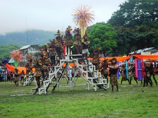 ang biniray festival ay isa sa mga tampok na pagdiriwang sa pilipinas