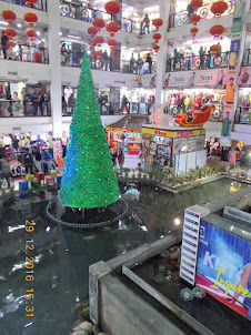 Christmas tree in "Shreeram Arcade", the largest  departmental store in New Market locality.