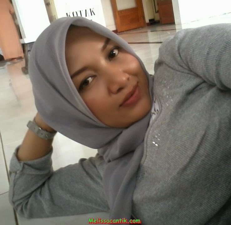 Foto Tante Girang Berkerudung Bisa Diajak Kencan (Cantik Hot)