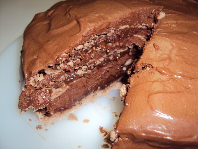 Onda de Suspiro com Chocolate às Camadas