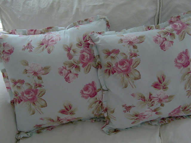 Maison Decor: Authentic Shabby Chic Pillows