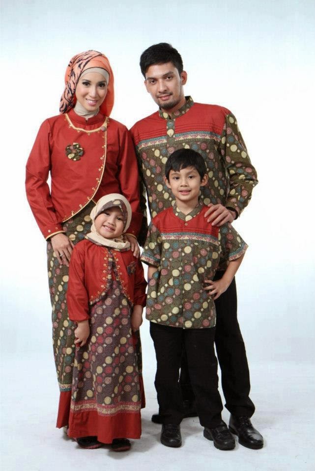 Model baju batik muslim sarimbit trendy Model baju batik muslim sarimbit trendy