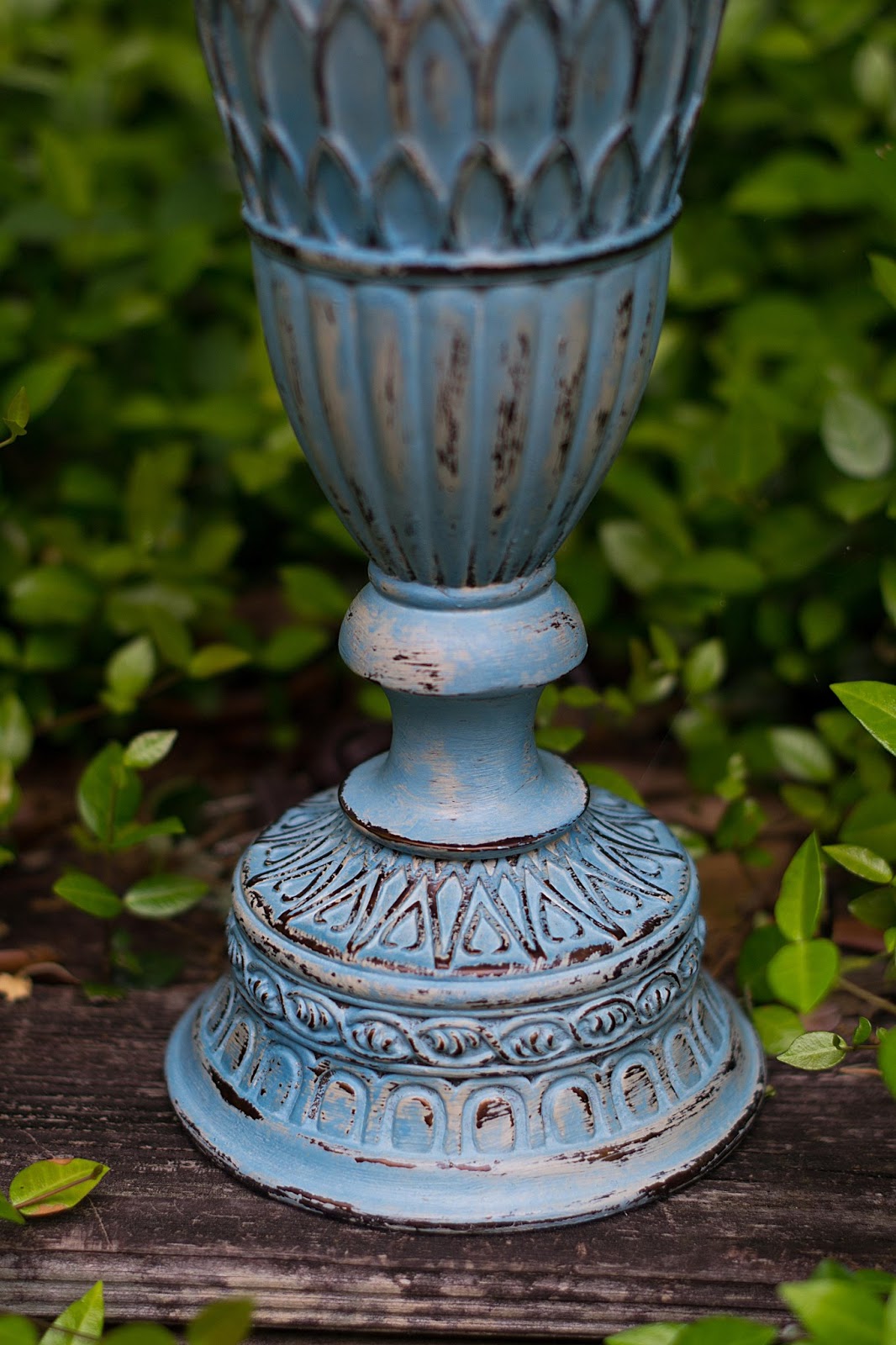 The Vintage Depot Painting Metal Lamps with CeCe Caldwell Paints