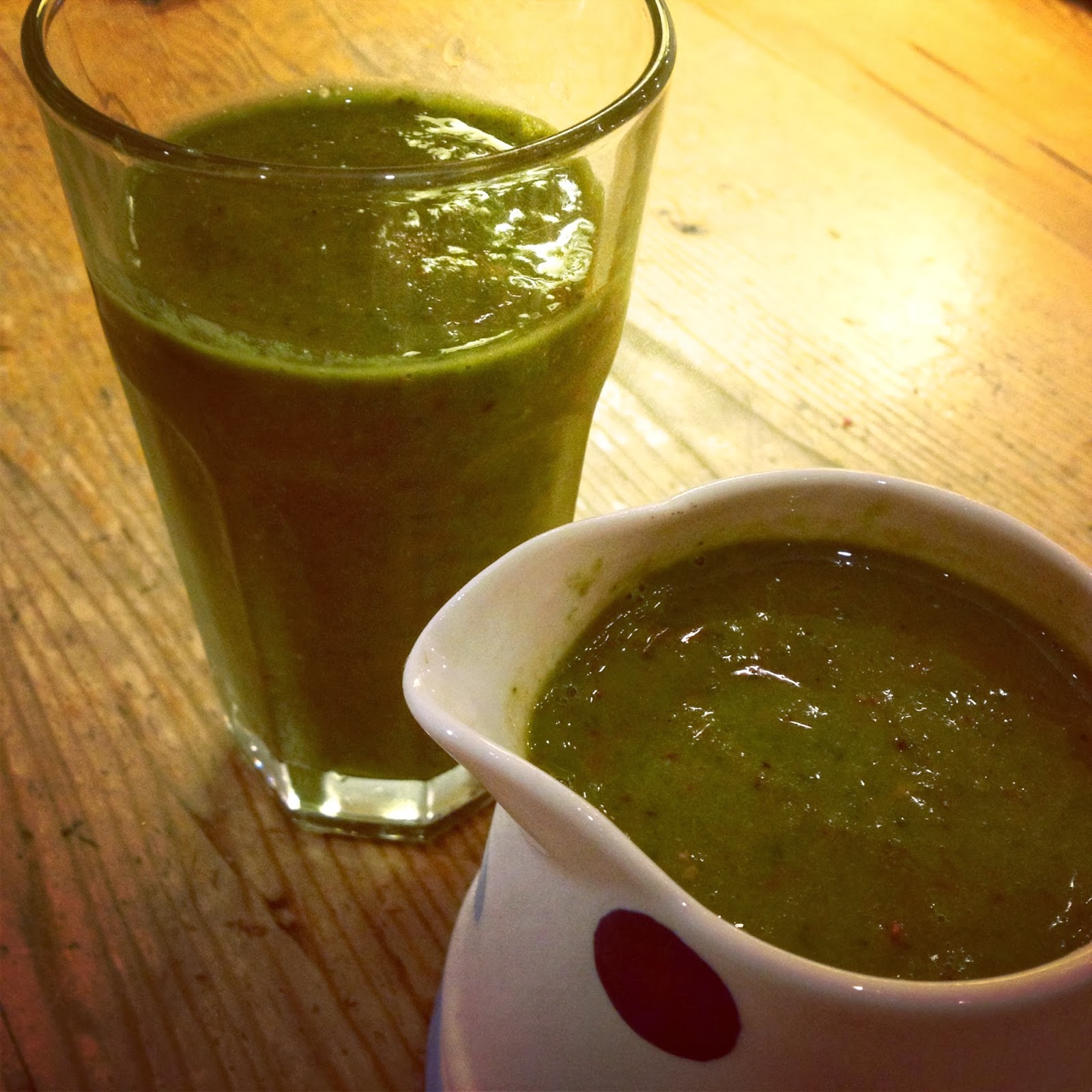 Pippa's Cookarama Spinach, Ginger and Berry Green Smoothie