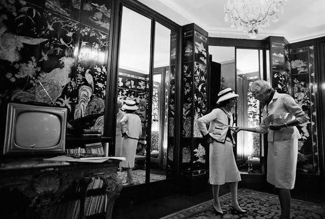Amazing Historical Photo of Gabrielle Coco Chanel in 1962 
