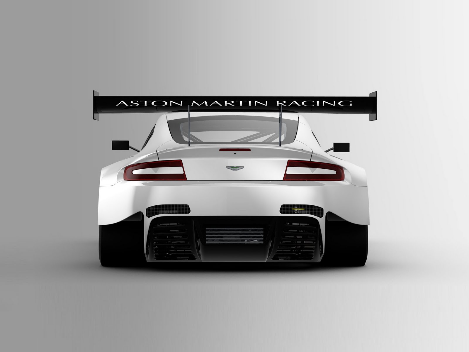 http://4.bp.blogspot.com/-JQXUR6b6tVc/Tm6guPJmc0I/AAAAAAAADVw/pqjhOLjOfSQ/s1600/2012-Aston-Martin-V12-Vantage-GT3-Rear.jpg