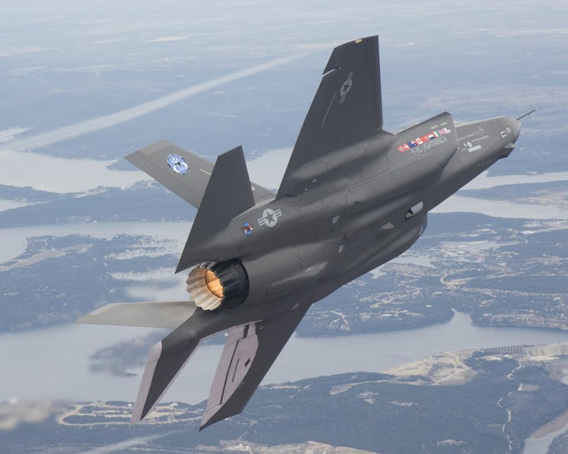 Joint Strike Fighter F-35 Lightning II
