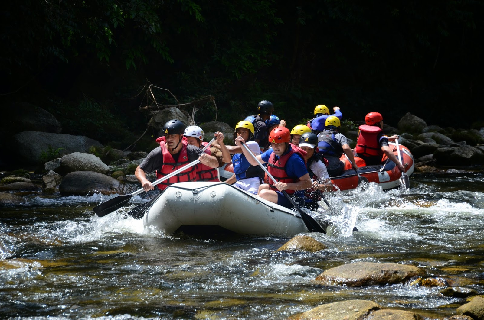 Gopeng White Water Rafting - www.malaysia-adventuretours.com