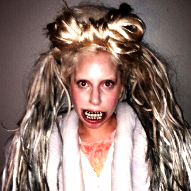 Lady Gaga portada de alguna película de horror en su máxima expresión Lady Gaga portada de alguna película de horror en su máxima expresión