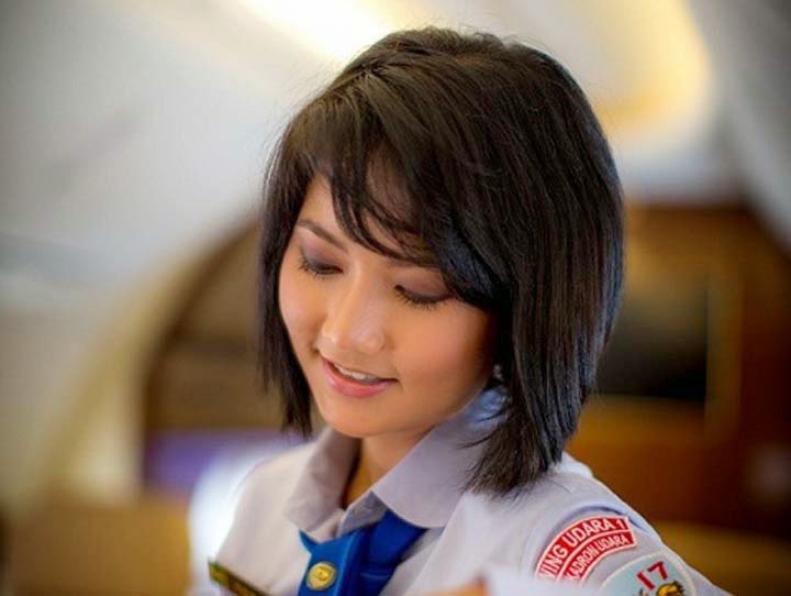 Sosok Pramugari Cantik Indonesia Saat Selfie Sosok Pramugari Cantik Indonesia Saat Selfie