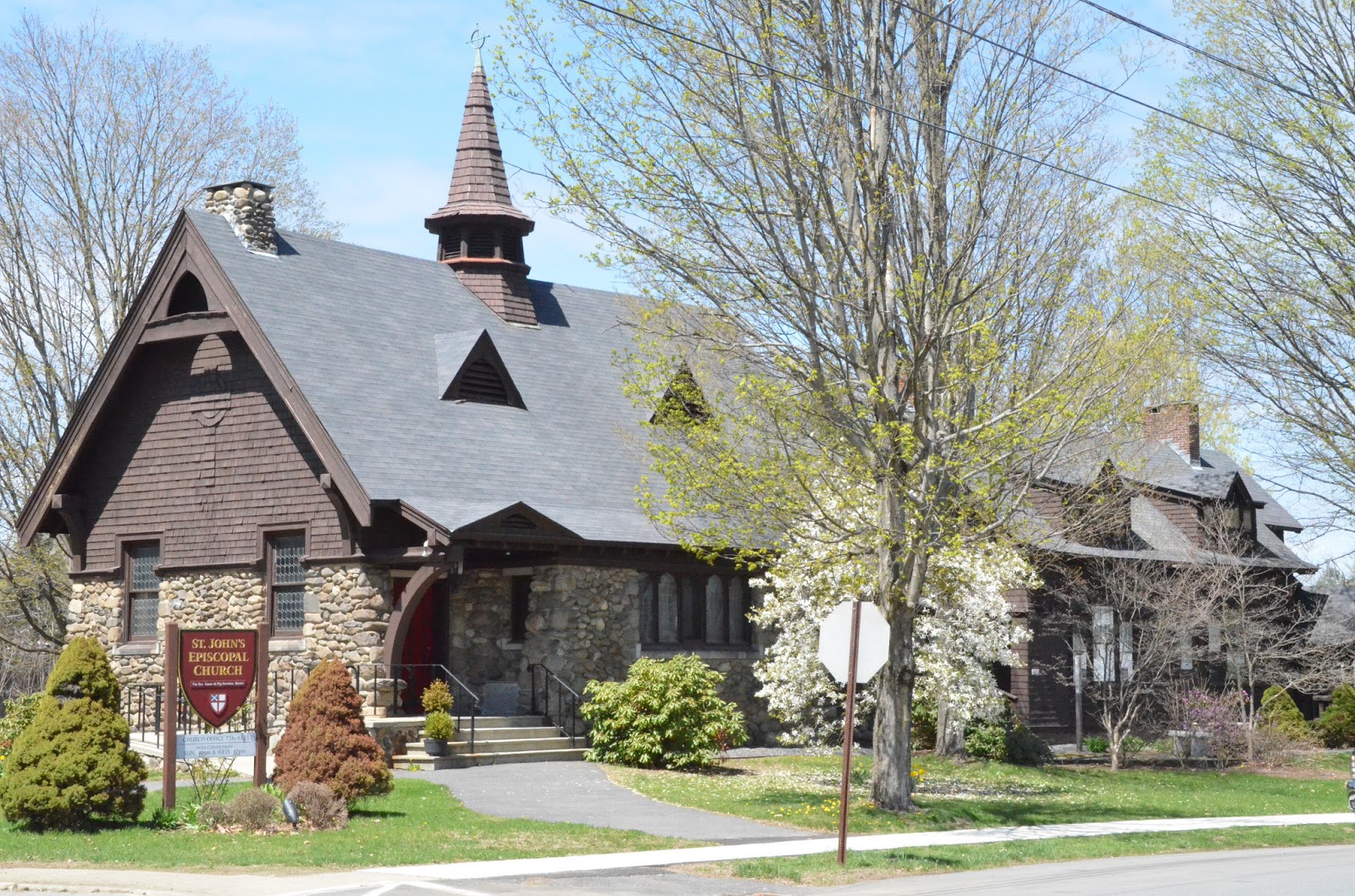 A Spring Walking Tour of Walpole, New Hampshire