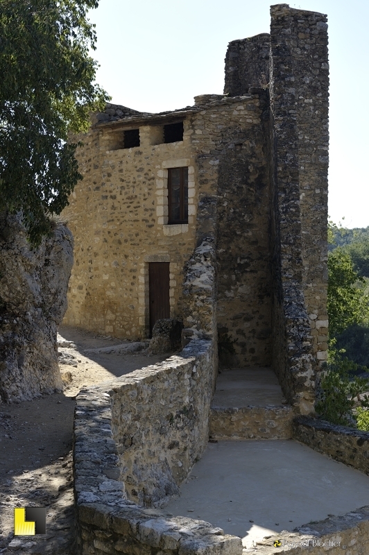 tour sur les remparts de saint montan photo pascal blachier