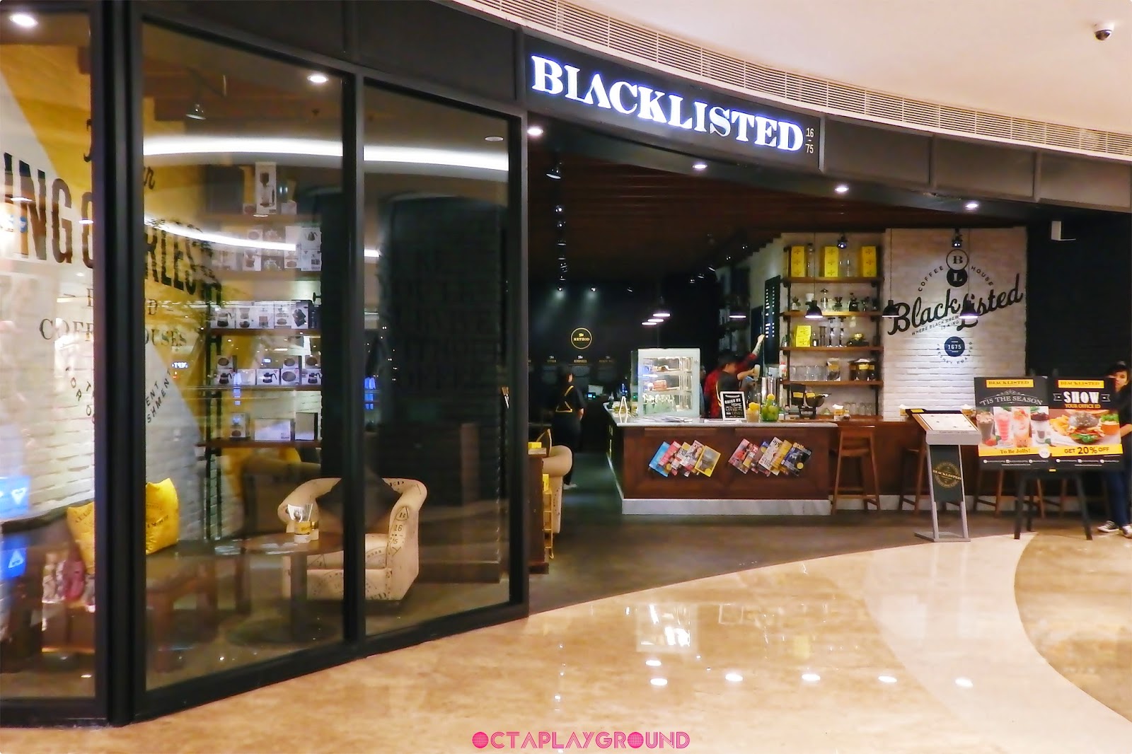 Black Listed Coffee at Lotte Shopping Avenue ~ Octa's Playground