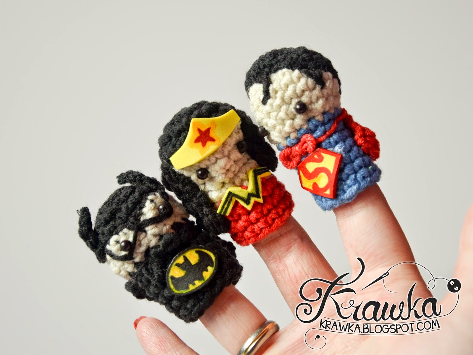 Krawka: Cute set of crochet finger puppets with FREE patterns. Justice League : Superman, Batman, Flash, Wonder woman and Green lantern