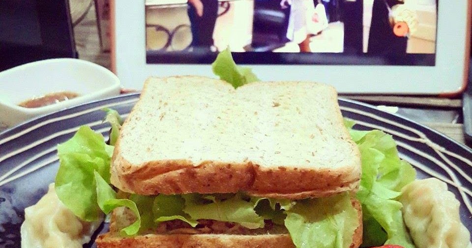 DAMNBOIZ TUNA ON WHOLE WHEAT BREAD