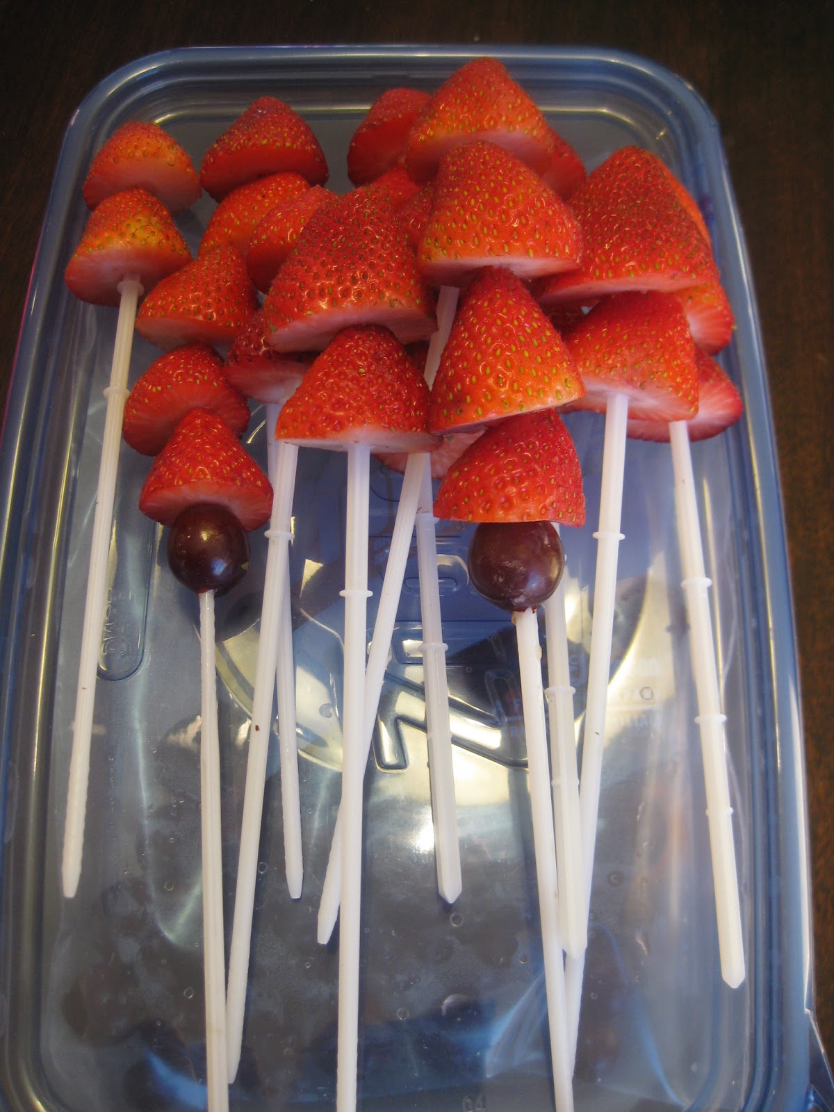 plastic skewers for fruit arrangements