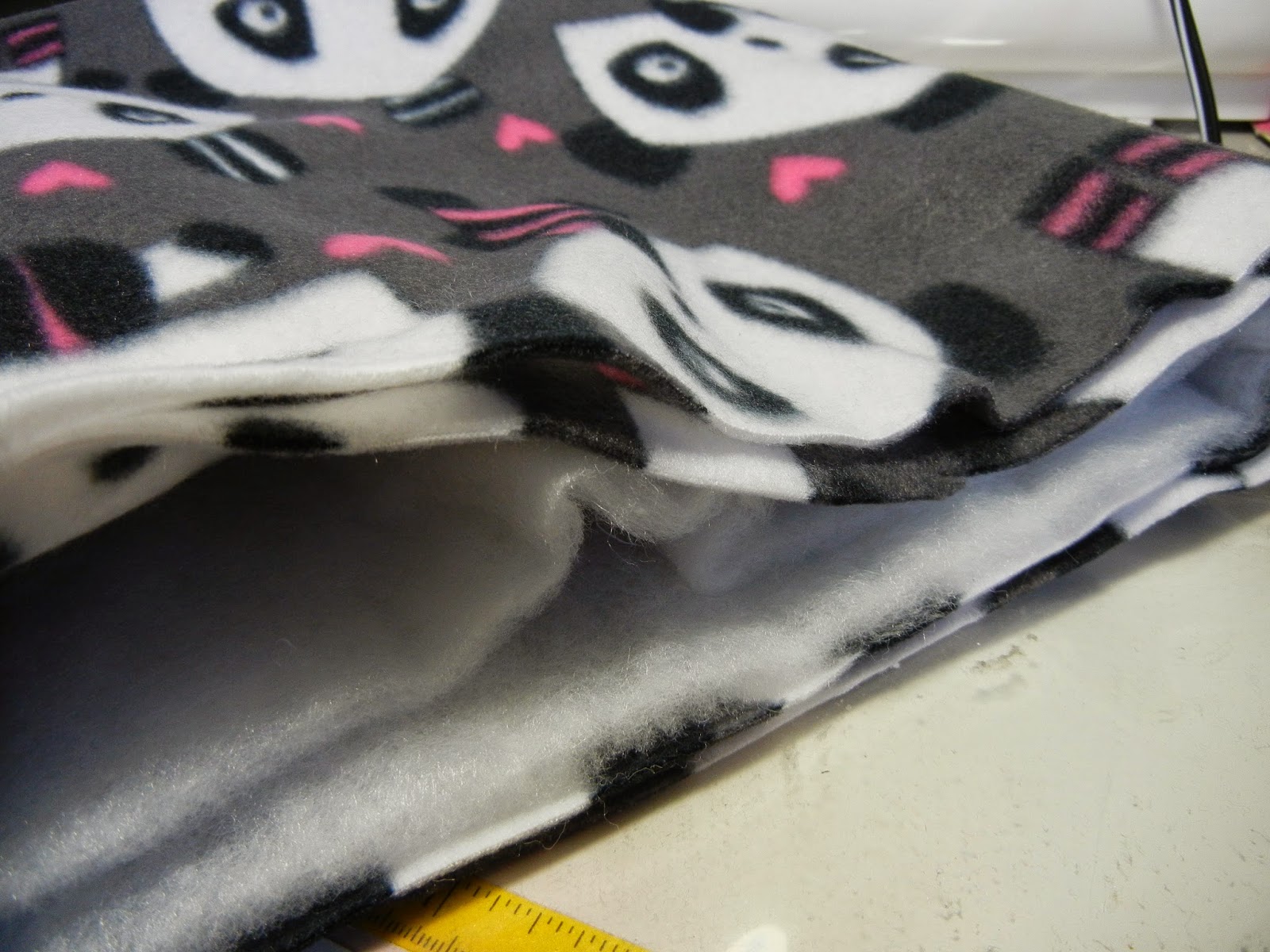 knottyness Guinea pig cuddle sack tutorial