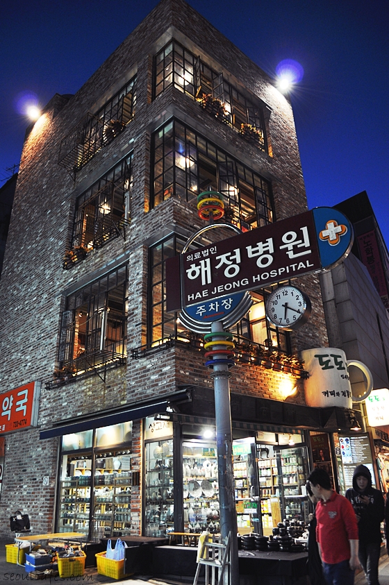insadong at night seoul korea streets