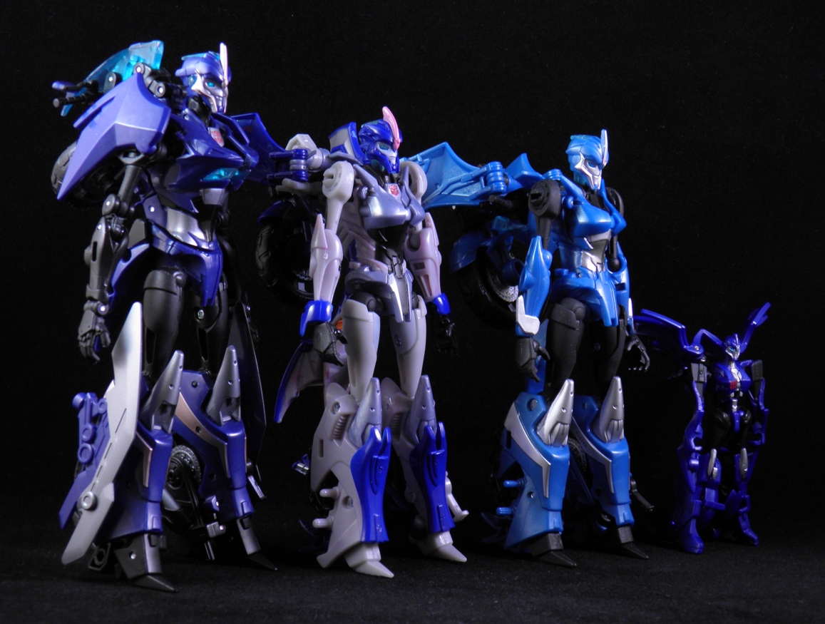 She's Fantastic Transformers Prime Beast Hunters ARCEE!