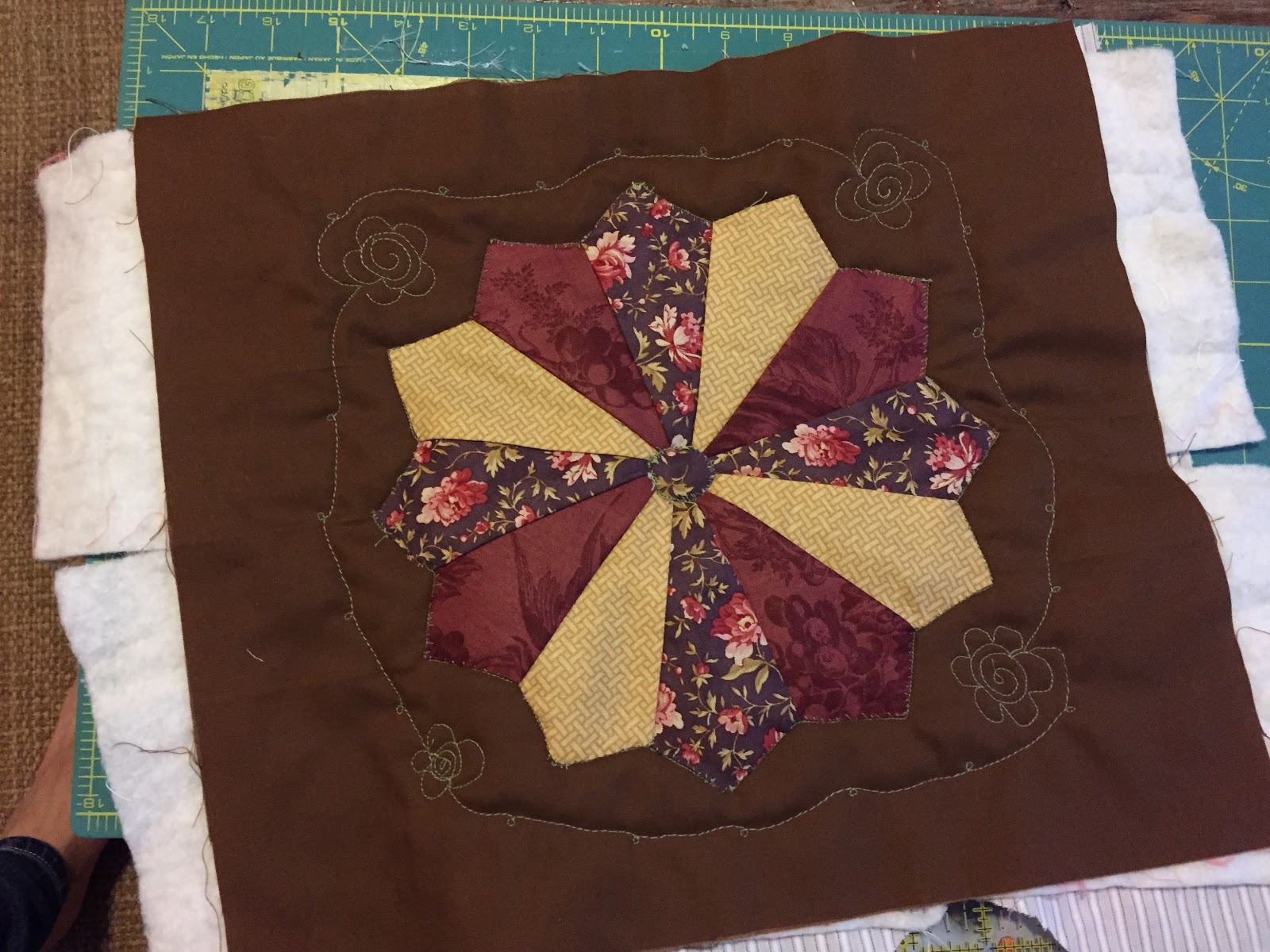 Shabby Country Decorating & Quilting Dresden Plate Placemats