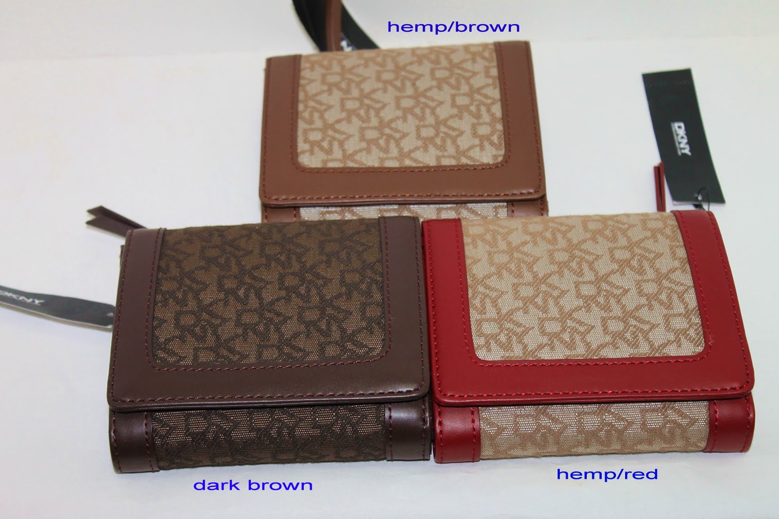 Boutique Malaysia DKNY SIGNATURE WOMEN TRIFOLD WALLET