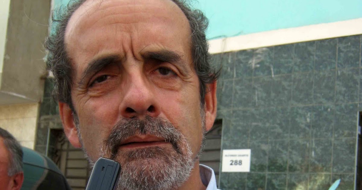 Desde el Techo Javier Diez Canseco, Una Vida en Lucha