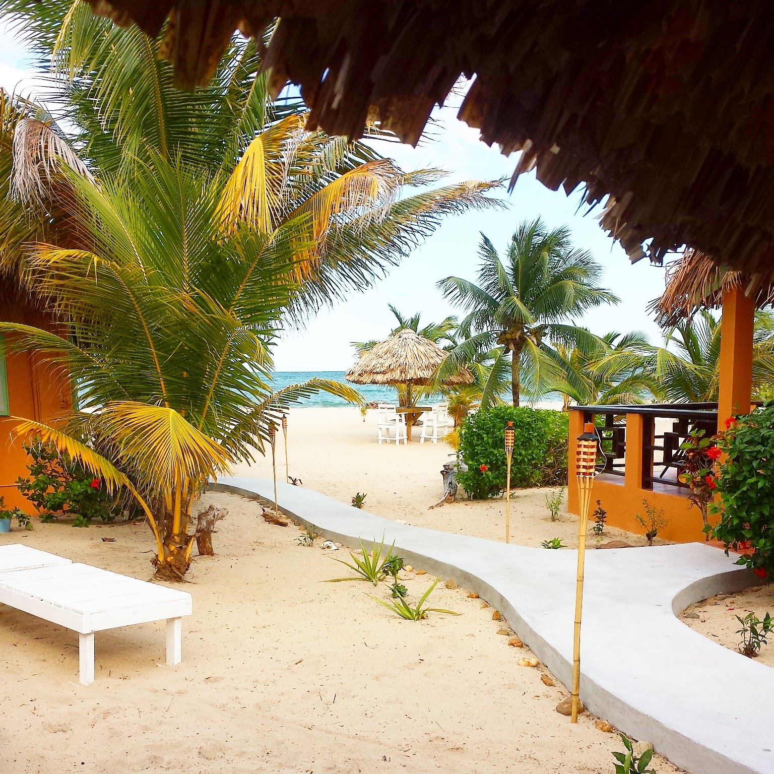 Remax Vip Belize: Placencia Hotel outside view