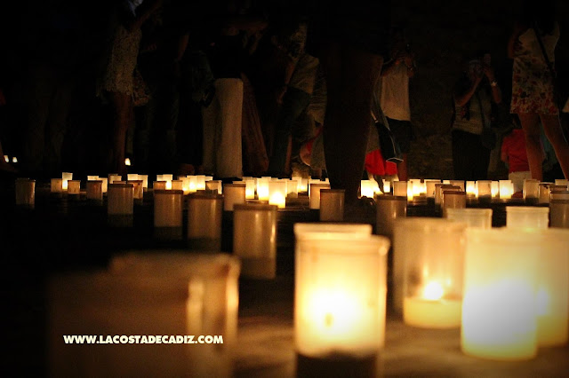 http://www.lacostadecadiz.com/index.php/galerias-de-fotos/category/224-noche-de-velas-en-vejer-25-07-2015